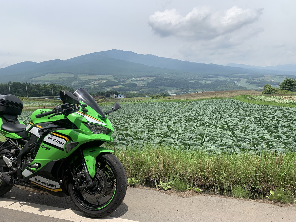 mamesanzx4rr's tweet photo. 志賀草津道路のダウンヒルでビビり散らかした後は嬬恋パノラマライン（南側）で少し癒され、軽井沢の林間コース（先導車あり）で元気になり…😊

浅間サンライン経由でチェリーパークラインで大興奮😆した後は道の駅で昼ごはん。

そろそろお腹いっぱいだから今日は早めに切り上げようかな😅 https://t.co/MkmT785Wev