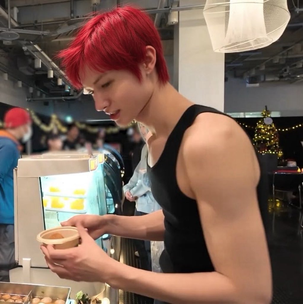 npmtin's tweet photo. 마틴 숏컷 빨머 기원 정권찌르기 1일차 https://t.co/WYOFGrr0Qo