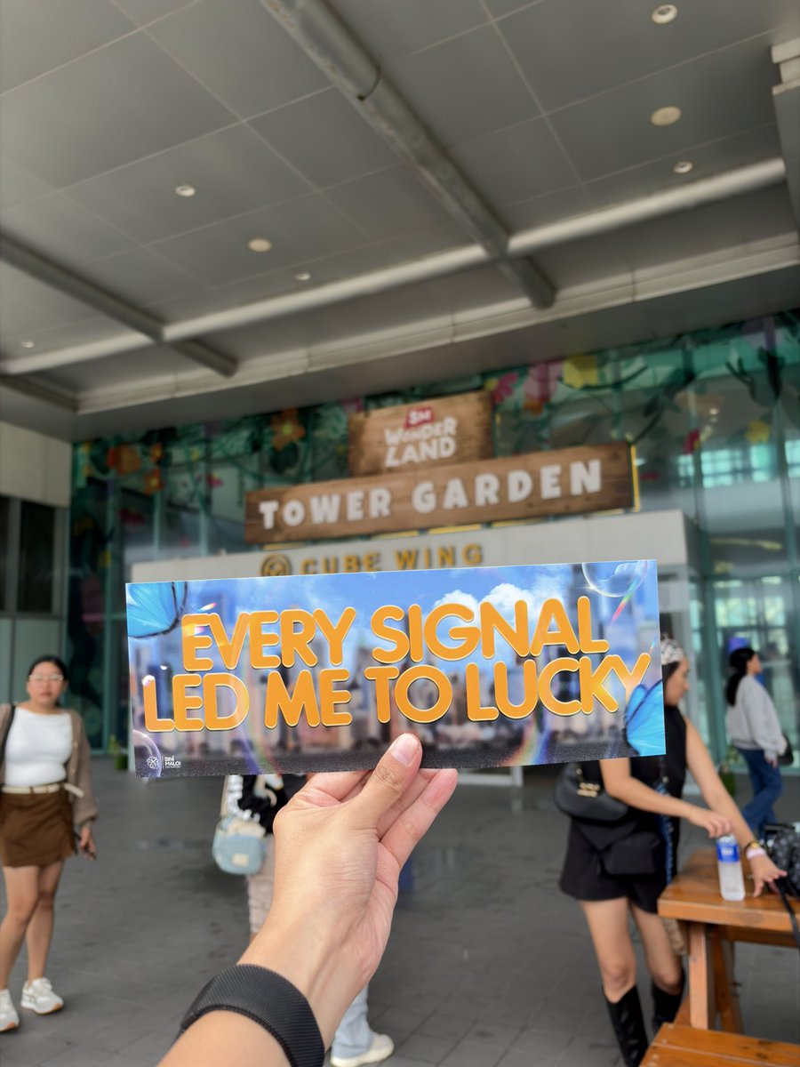 maloifansupport's tweet photo. Andam na ba mo, Cebu? 👀

Claim your Lucky Signals Cebu Banner here at SM Seaside, Tower Garden Cube Wing. 

#BINI_Maloi #MaloiFanSupport https://t.co/ht4Y2bNvV8