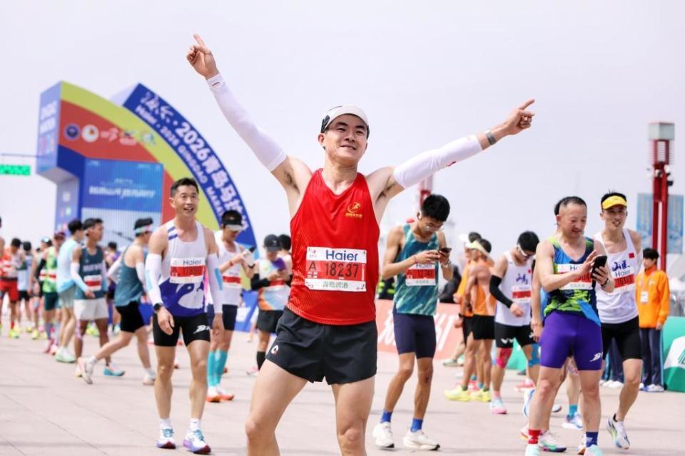 Jack2912's tweet photo. Today I pushed past my limits and finished that marathon I’d been training for for months! No more holding back—growth happens when you step out of your comfort zone! https://t.co/nXE9mM6Pke