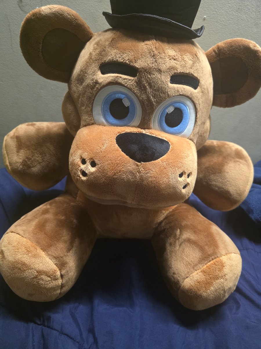 DaruxRec's tweet photo. Mientras rakkun paso un terremoto yo compre otro peluche gigante :v https://t.co/8BReR28Xcf