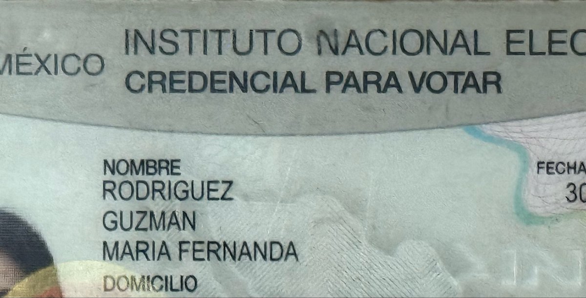 ioorshh's tweet photo. Buena noche @Trafico_ZMG hoy mi madre se encontró esta INE en Zapopan centro pasadas las 8 PM https://t.co/pdjW2rdOxz