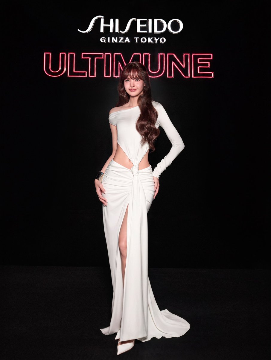 LaliceUpdates's tweet photo. .@SHISEIDO_brand IG update:

“Where artistry meets inspiration.
A look back at the ULTIMUNE studio: LISA’s Backstage with our Global Brand Ambassador, lalalalisa_m, alongside winmetawin, and tamannaahspeaks 💎”

#LISAwithULTIMUNE #SHISEIDO #ULTIMUNE #LISAxSHISEIDO
#ULTIMUNESTUDIOatCENTRALWORLD

🔗 https://t.co/b9U48UrCN8

@wearelloud @centralwOrld

LISA ULTIMUNE STUDIO BKK
#LISAxSHISEIDO
#LISAwithULTIMUNE 

#ULTIMUNESTUDIOatCENTRALWORLD
#ShiseidoThailand
