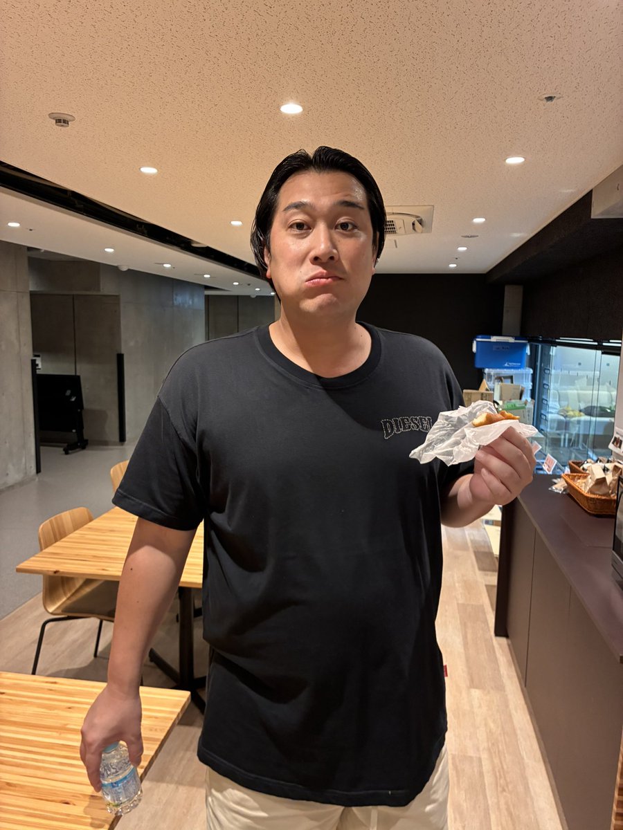 tttarenchi's tweet photo. なんと高校からの友達が座王になりました
おめでとう https://t.co/3CSAUW49Wr