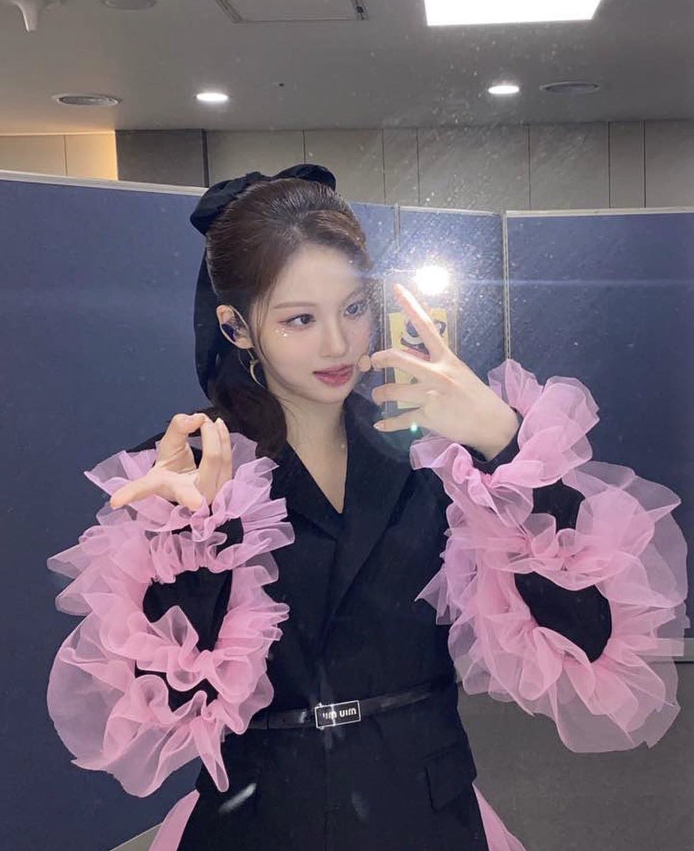 SULLYDATES's tweet photo. —  🦌 220325 Instagram update (1/2) https://t.co/sfP95uIAqI