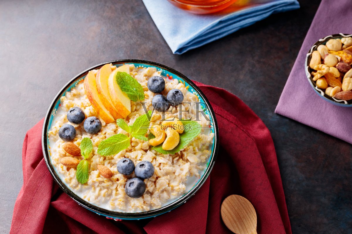 Matthia32757492's tweet photo. Just tried fresh wild blueberries ! Bursting with natural sweetness, plump, and zero weird additives. Perfect for morning bowls or snacking – 10/10 would repurchase! https://t.co/ekmw23orGB