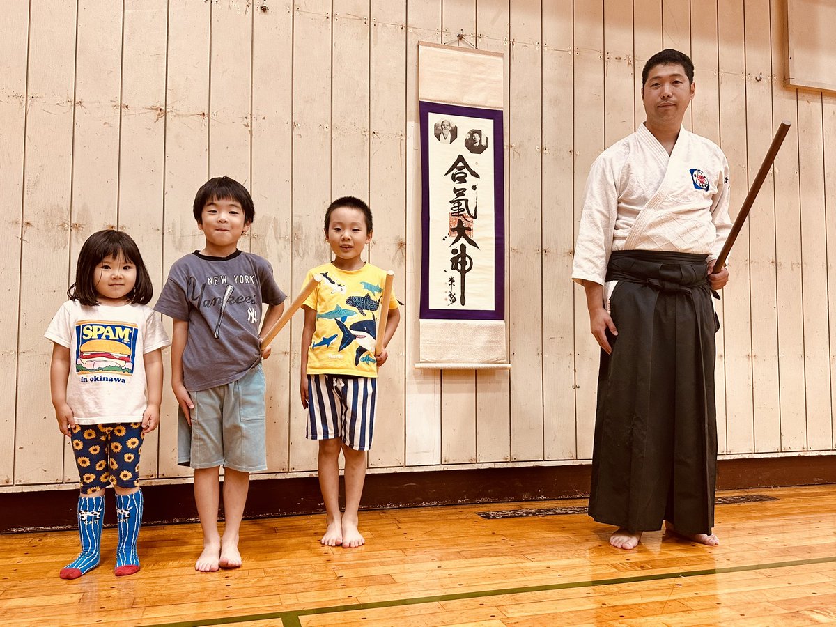 busenkai_jp's tweet photo. 2026/7/7 笄小学校

【剣術】
一之素振
二之素振

【杖術】
【素振り】
ー突之部ー　
五本

#岩間神信合氣修練会
#合気道
#笄小学校 https://t.co/4w0kjx8hCh