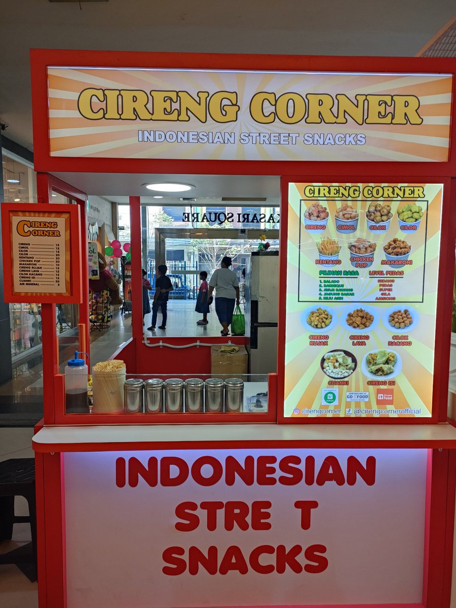 YourGayDiary's tweet photo. Senangnya hari ini bisa suapin kamu makan ayam crisbar 🥰

Gpp walau hatimu masih dingin atau mungkin masih pdkt an dengan yg baru, semoga aja lama kelamaan kamu luluh lagi ya seperti dahulu ☺️

Gpp aku siap dan akan menunggu waktunya, meskipun sakit hati menerjang.. https://t.co/TtNLoUdRFx