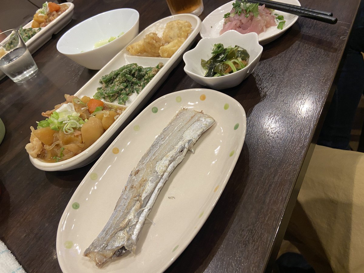 WataruHamamura's tweet photo. ◆7/6(月)公休
会社 #釣り 部🎣の方と
千葉県富津市　上総湊港にあるフィッシュオン大勝さんにてタチアジリレー🐟🐉
釣果は太刀魚2  アジ大2  サバ1  フグ1  小魚3
◆7/8(水)明け
越谷市西新井:団十屋 さんにて友人と釣れたて食事会🍚
釣り部の方からもお魚をもらい感謝✨
美味しくいただきました😋 https://t.co/WwErac0Gnj