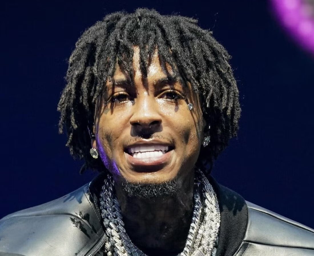 4ktFr's tweet photo. NBA YoungBoy a diss Future dans son nouveau morceau "What Da What »

« Je veux rivaliser montres contre montres, hits contre hits, millions contre millions. Toi tu veux juste rivaliser sur les meuf . rageux que t’es c’est moi le méchant je vais te tomber dessus et te détruire.. » https://t.co/nBSLXsxWVl