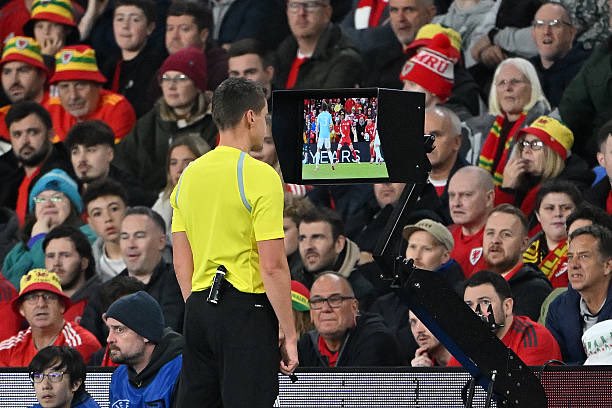 AKasingye's tweet photo. #UnpopularOpinion #791. Football lovers understand the importance of Video Assistant Referee(VAR). What you think is right/wrong with the intensity of the game, is different if subjected to scrutiny by VAR. Disagreements are settled & the game of football wins respect. So should be challenges of life in families, work places, politics, relationships especially marriage etc. When you see or hear any allegations against someone or partner, check your VAR before you make a wrong decision that may rue your life & that of others for ever.