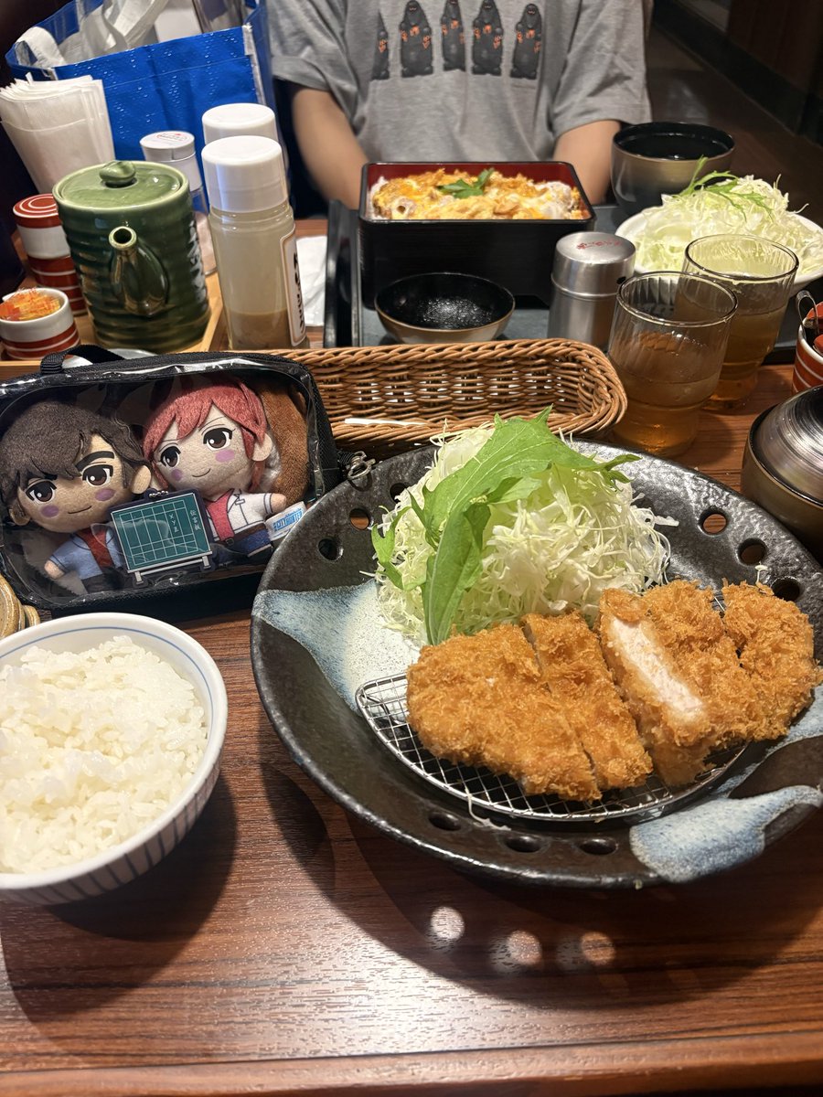 kokoroha_'s tweet photo. ちょっと落ち着いて獠香(＋荷物持ち係の息子）とご飯食べる https://t.co/fhL0SM31hB