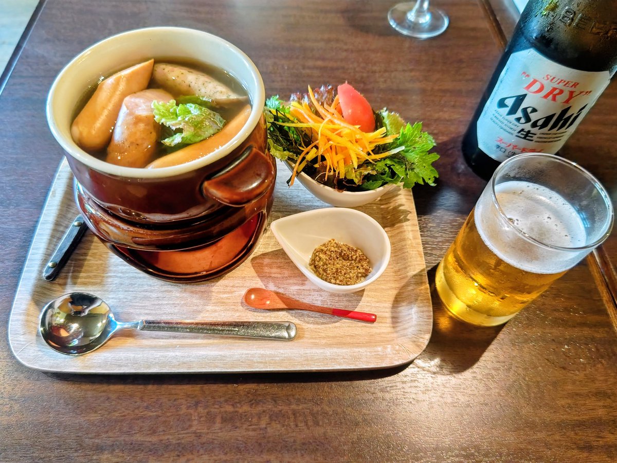 fredericaAlBi's tweet photo. おやつです！通してください！ https://t.co/nl9v1HNFCU