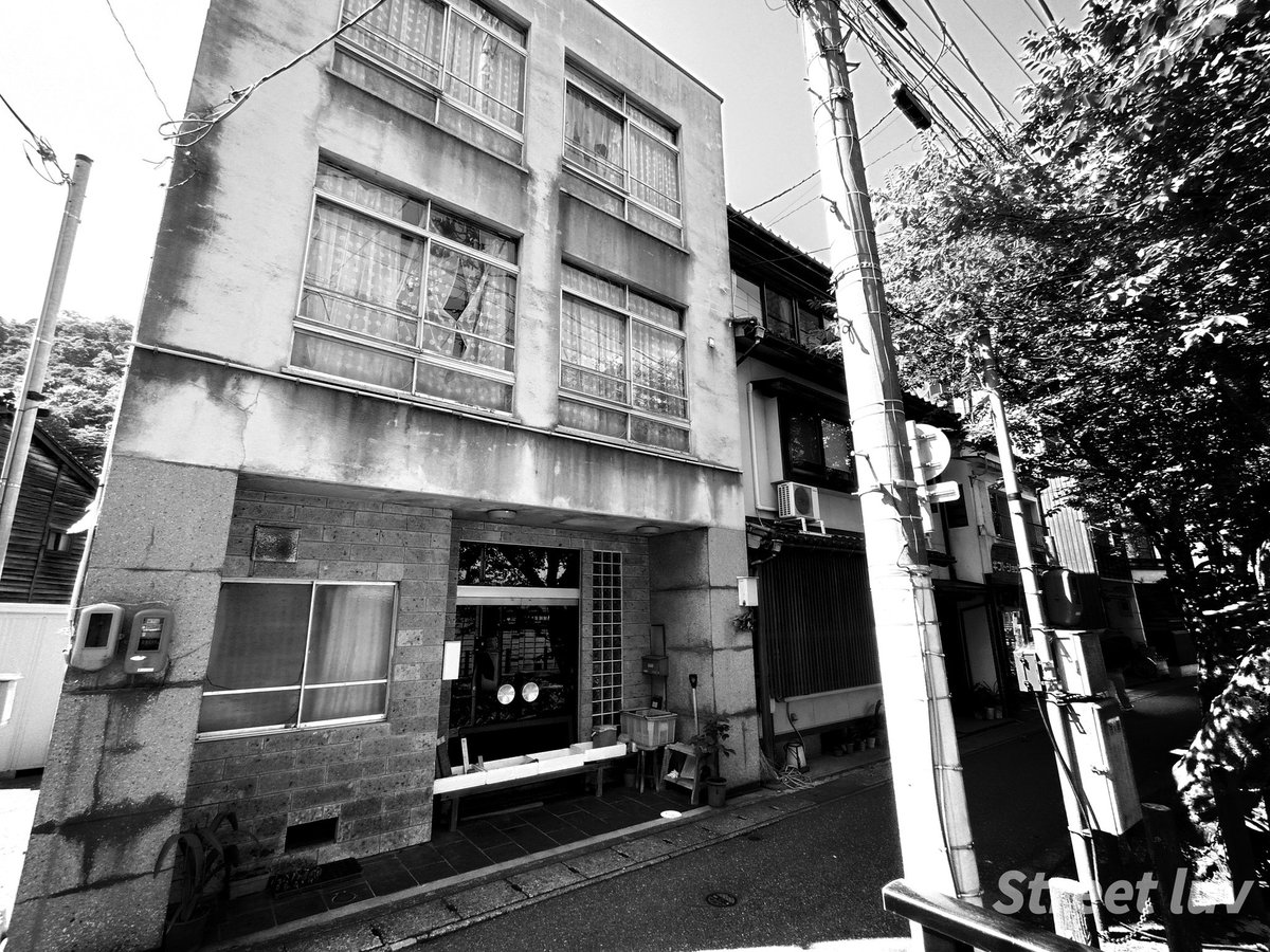 monkey_taka475's tweet photo. 時は奪う。自然は還す。
#城崎温泉 #廃墟 #超芸術トマソン
#ストリート #レトロ #photography
#路地裏アンダーグラウンド #StreetLuv https://t.co/ZHCx388iKn