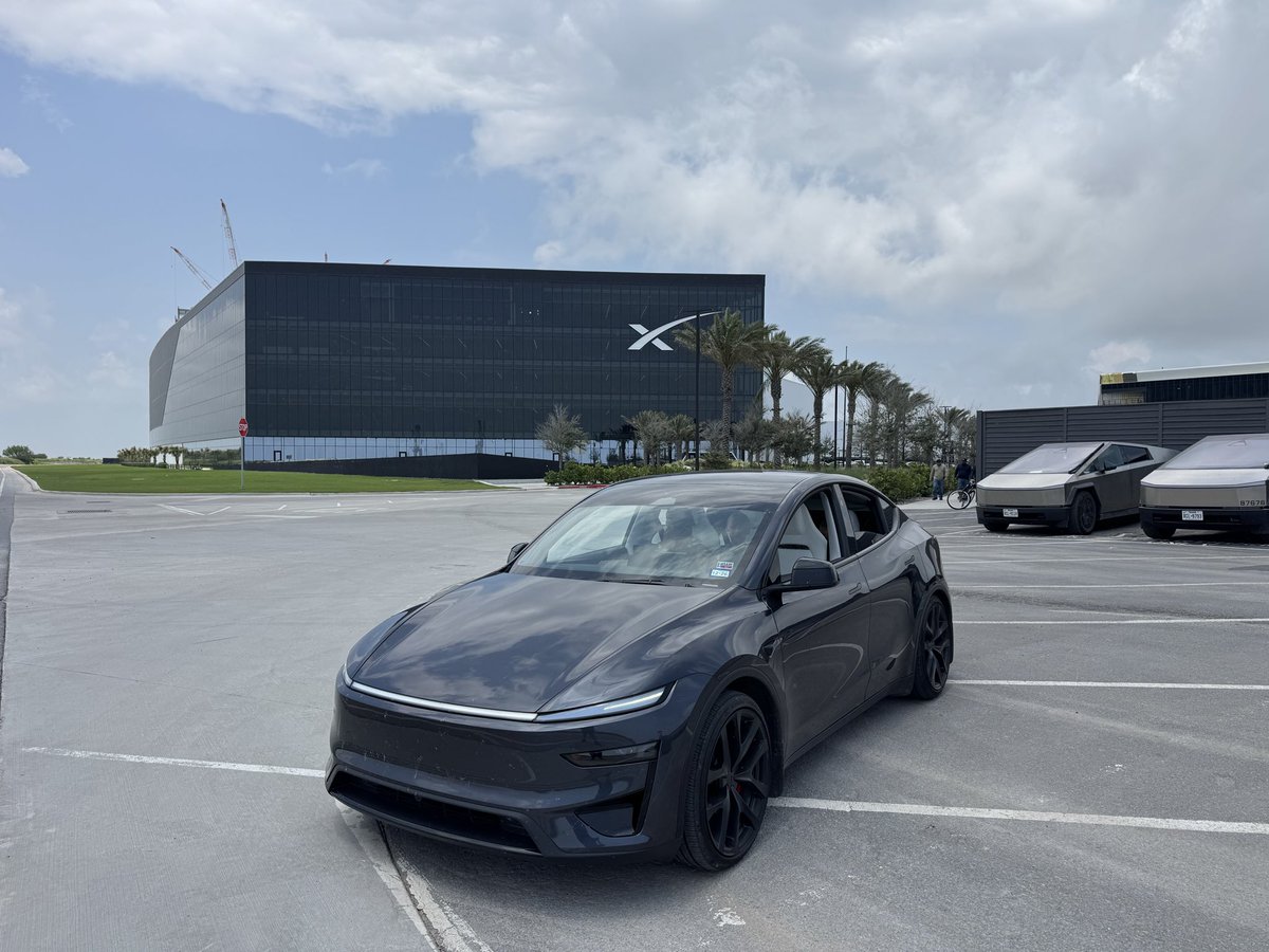 chickenhawk996's tweet photo. @elonmusk @SawyerMerritt https://t.co/GMGPi8ut9l