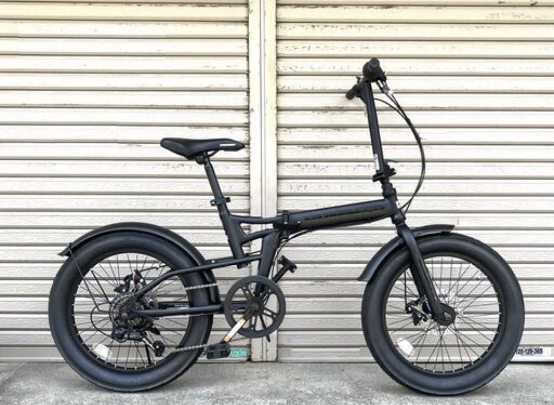 漆黒のBODYにHUMMERのロゴが渋い。人気の折りたたみファットバイク入荷