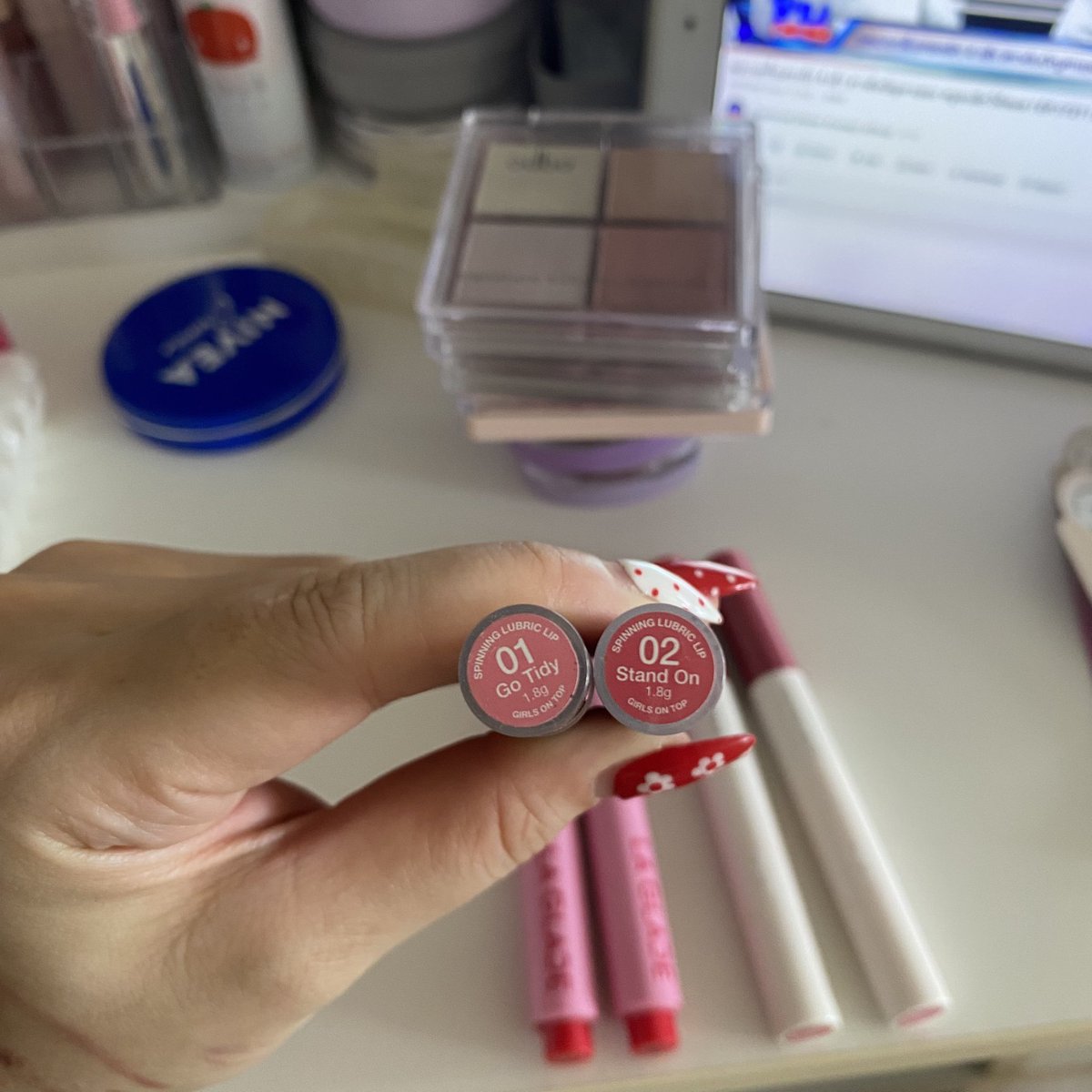 imcybbzone's tweet photo. ส่งต่อลิป Gala La Glace

แท่งละ 30 บาท (ใช้น้อยค่ะ)

ค่าส่ง 30 บาท เหมาส่งฟรีค่ะ

#ส่งต่อสกินแคร์ #ส่งต่อคสอ #ส่งต่อคสอมือ2 #ส่งต่อเครื่องสำอาง #ส่งต่อเครื่องสำอางมือสอง #ส่งต่อเสื้อผ้า https://t.co/gjnbivfVQo