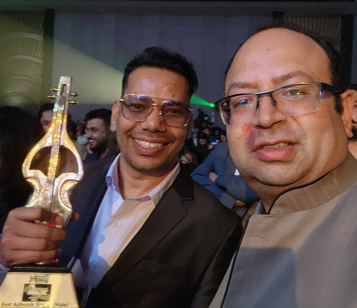 devimarga's tweet photo. कान्तिपुर मिडिया ग्रुपद्वारा आयोजित “National Music Award–2082” मा ‘तिमी अर्कैको भइसक्यौं’ बोलको आधुनिक गीतबाट “सर्वोत्कृष्ट आधुनिक गायक” अवार्ड प्राप्त गर्न सफल  मित्र Shiva B Pariyar लाई हार्दिक बधाइ । https://t.co/MQy591maJN