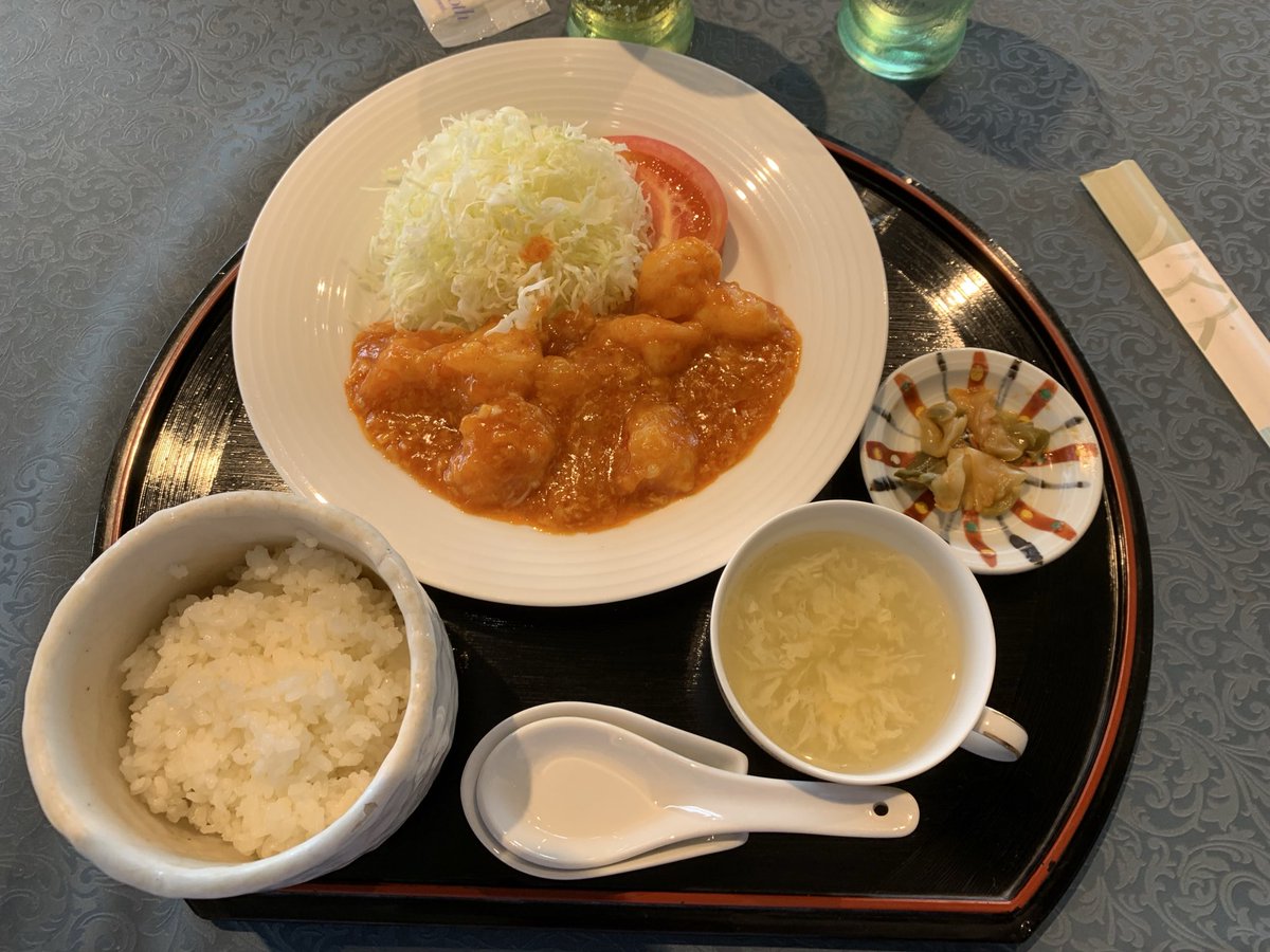 Mickeysensei60's tweet photo. ゴルフ場のランチでエビチリが食べれて嬉しい✨
しかもアルコールとソフトドリンクはドリンクバー🤣
＃エビチリ
＃日本長江ゴルフクラブ https://t.co/kfO1mVIdKF