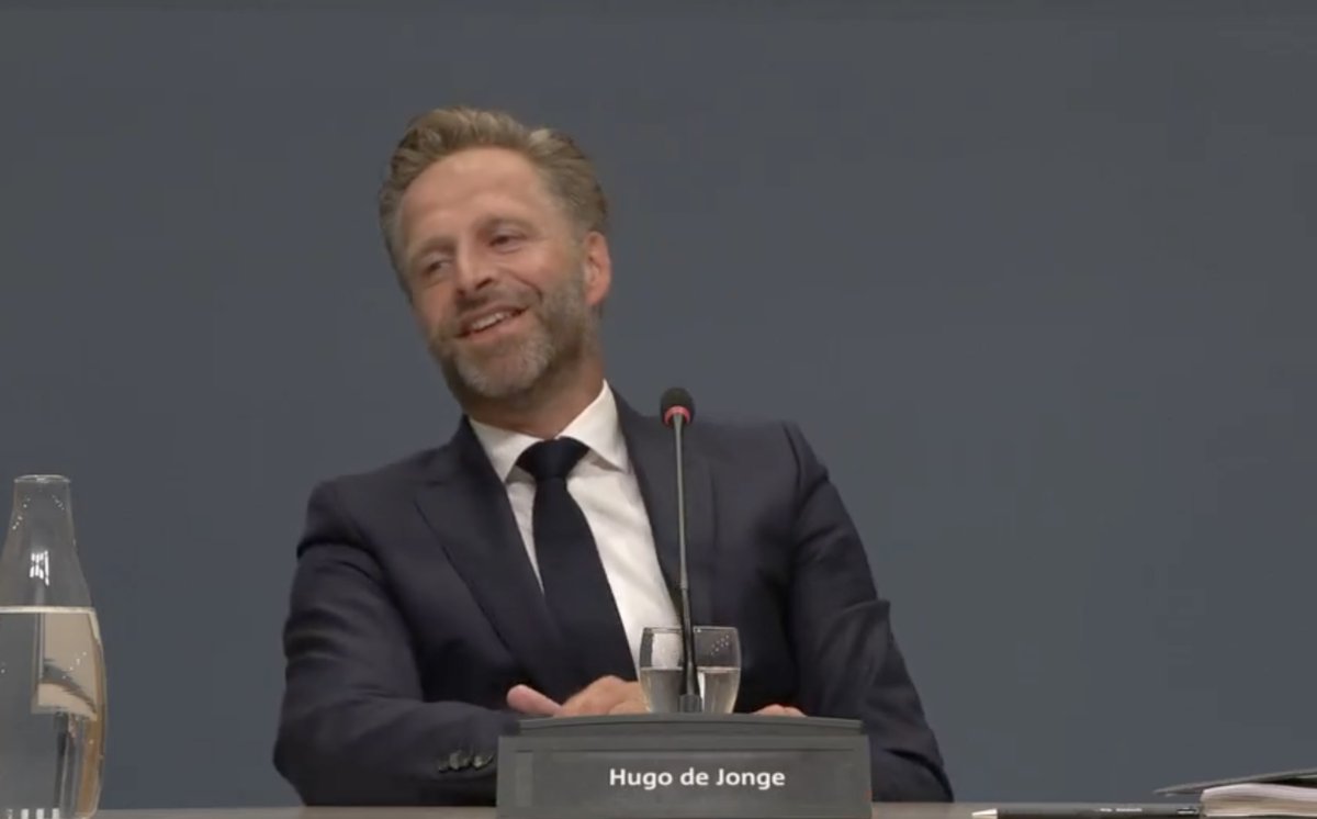 jndkgrf's tweet photo. Nieuw 'Briefje van Jan' - aan Hugo de Jonge

"Meneer De Jonge,

Overlijden aan een gebroken hart omdat je naar Hugo de Jonge hebt gekeken, dat staat niet lekker op je rouwkaart..."

https://t.co/WrdLuQAzxW

#corona #misdaad #briefjevanjan https://t.co/YTU5jH3pYw