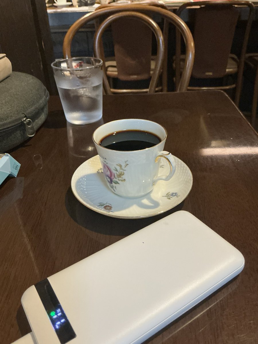CaptainCat_SGS's tweet photo. やっと人里。デミタスが美味いぜ🥹 https://t.co/phwHT3UQXZ