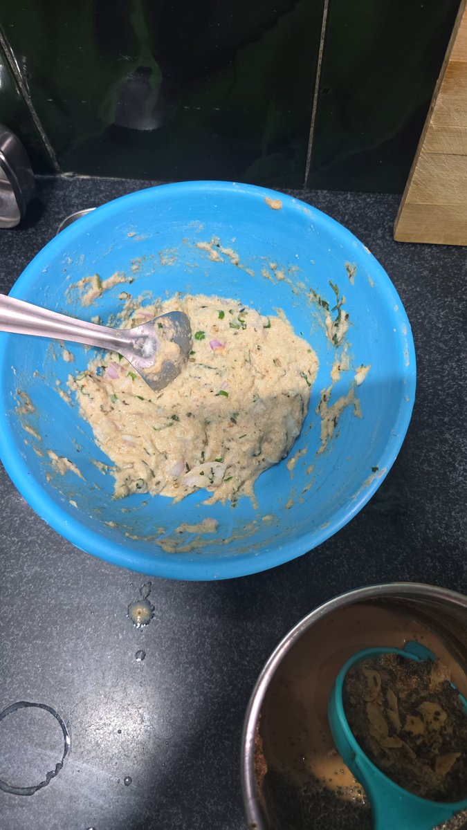 drksthakur's tweet photo. @GraminNaturals STALE , UNNATURAL,  ROTTEN VADA BATTER SOLD AT KAPRA OUTLET . &amp; CUSTOMER EXECUTIVE AT KAPRA IS LIKE A ROWDY TALKING ARROGANT &amp;IRREL &amp; IRRESPONSIBLE WAY . https://t.co/LEeRJoeftQ