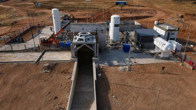 IndiaToday's tweet photo. #Exclusive | India is building the rocket engine only SpaceX has ever flown. It's not ISRO

Read more:  https://t.co/QCZ6k0sHd7

#SpaceX #ISRO | @Astro_Radifah https://t.co/OGw6D2ASUD