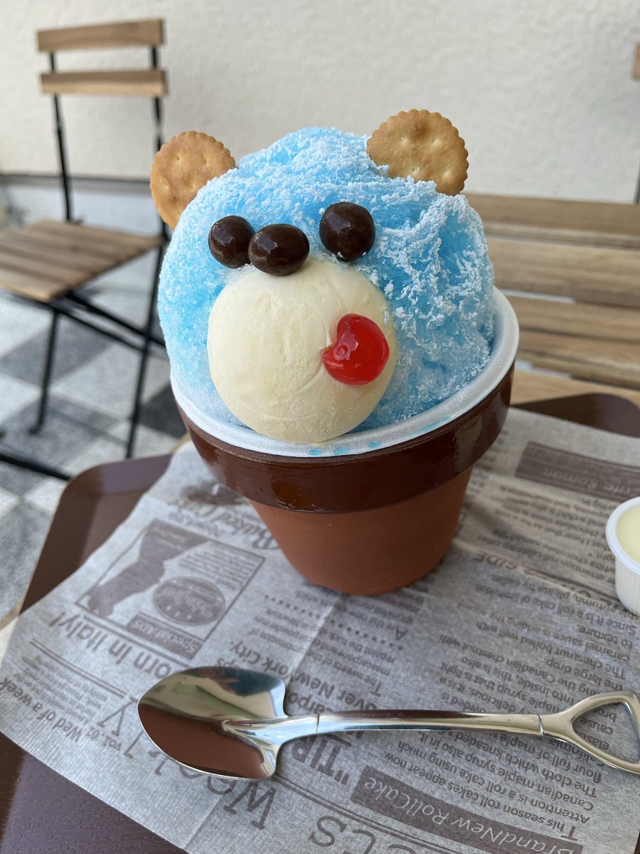 atora_noki's tweet photo. さて、今年も初鰹を食べに来ました。

「かつおのあたま」と「くまさん(ブルーハワイ)」

ごちそうさまでした。

#かき氷
#藤枝市陶芸センター
#藤枝市
#カツオの頭
#道の駅ゆとりえせとや https://t.co/Iz8TD71KXD