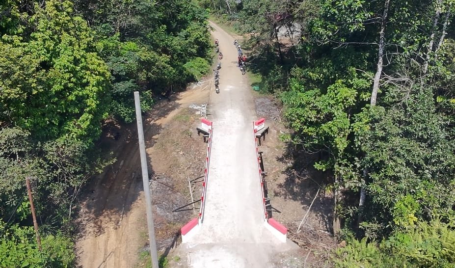 KodimSintang's tweet photo. Jembatan Anggah Jaya Rampung, Dukung Konektivitas dan Perekonomian Masyarakat https://t.co/Y08XHWvbPt