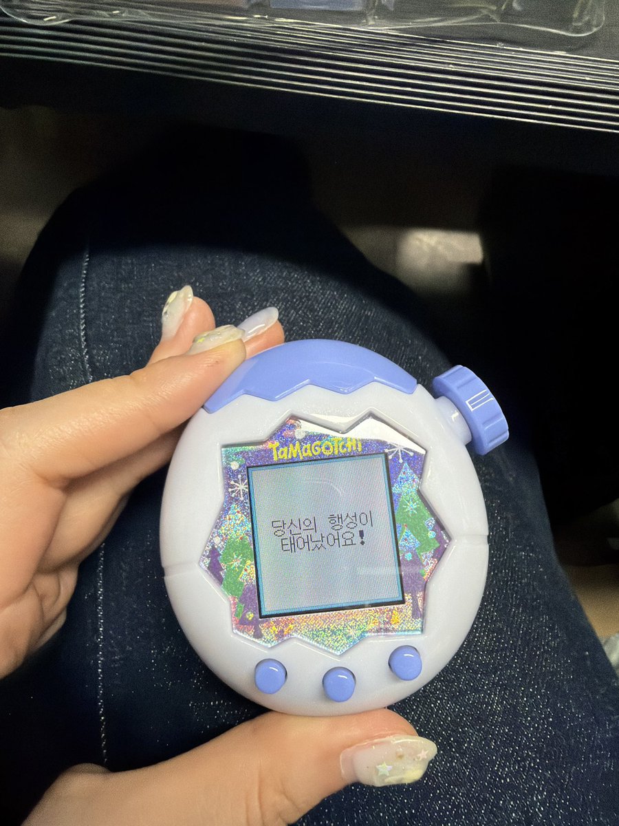 SOHA_ED's tweet photo. 실환가 홍대에서 밥먹다가 다마고치 사무실로 시켜서 찾으러 옴 ㅋㅋㅋㅋ
이제 성수가야징 https://t.co/HpuKE1RU85