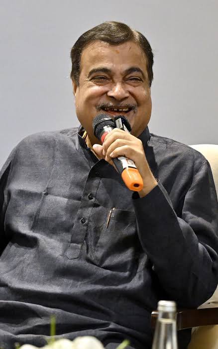 deviduttmishra2's tweet photo. सपाइयों को ये भी नहीं पता है कि, पेट्रोल में 20% ऊख का रस और, 30% कोइया का तेल मिलाने से गाड़ी ज्यादा माइलेज देती है और इंजिन भी सेफ रहता है। 😎✌️

इन्हें सिर्फ हमारी भाजपा का विरोध करना है, बस।

@nitin_gadkari
@_YogendraYadav @yadavakhilesh 
@BJPLive @bstvlive @ravish_journo https://t.co/KEWhYHhaCQ