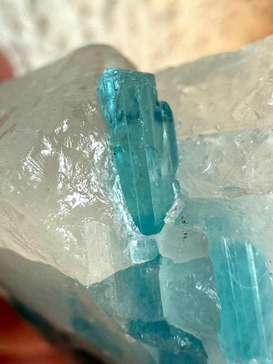Crank_TOM's tweet photo. ブラジル産　パライバトルマリン

一つは欲しいなと思っていて、見かけるたびに透明感があるものを探していたのですがやっと入手できました！ https://t.co/YcFmflj6WG