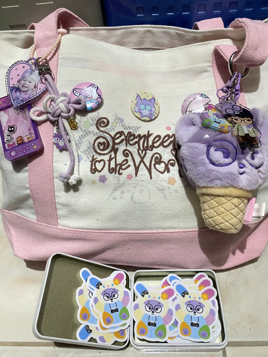 bellaaa0617's tweet photo. hi, wonwoorideuls and carats! see you latuur! 🫶✨ 

super duper last minute freebies 🥹 hindi umabot yung new design so ito muna ulit 🥹🫶✨

let’s trade ehehe feel free to get lang 1:1 🫶✨

#wonwoodeliveryservice #원우 https://t.co/FywewvQryX