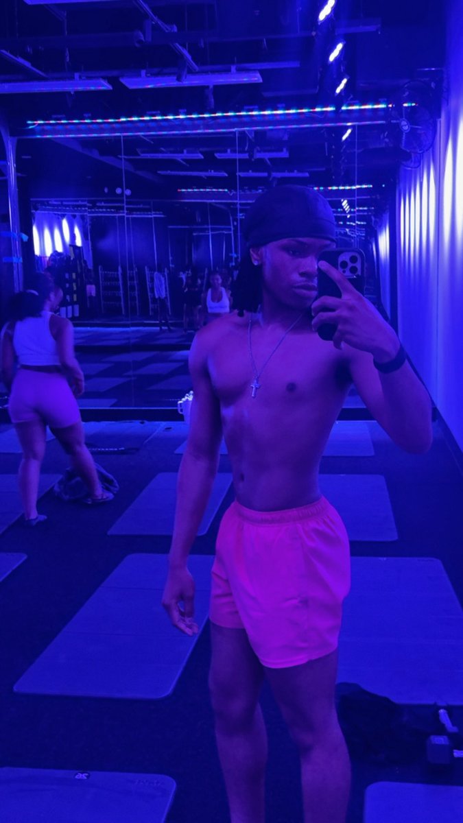 Tayecore's tweet photo. Hot Pilates. https://t.co/6PgO53QpVE