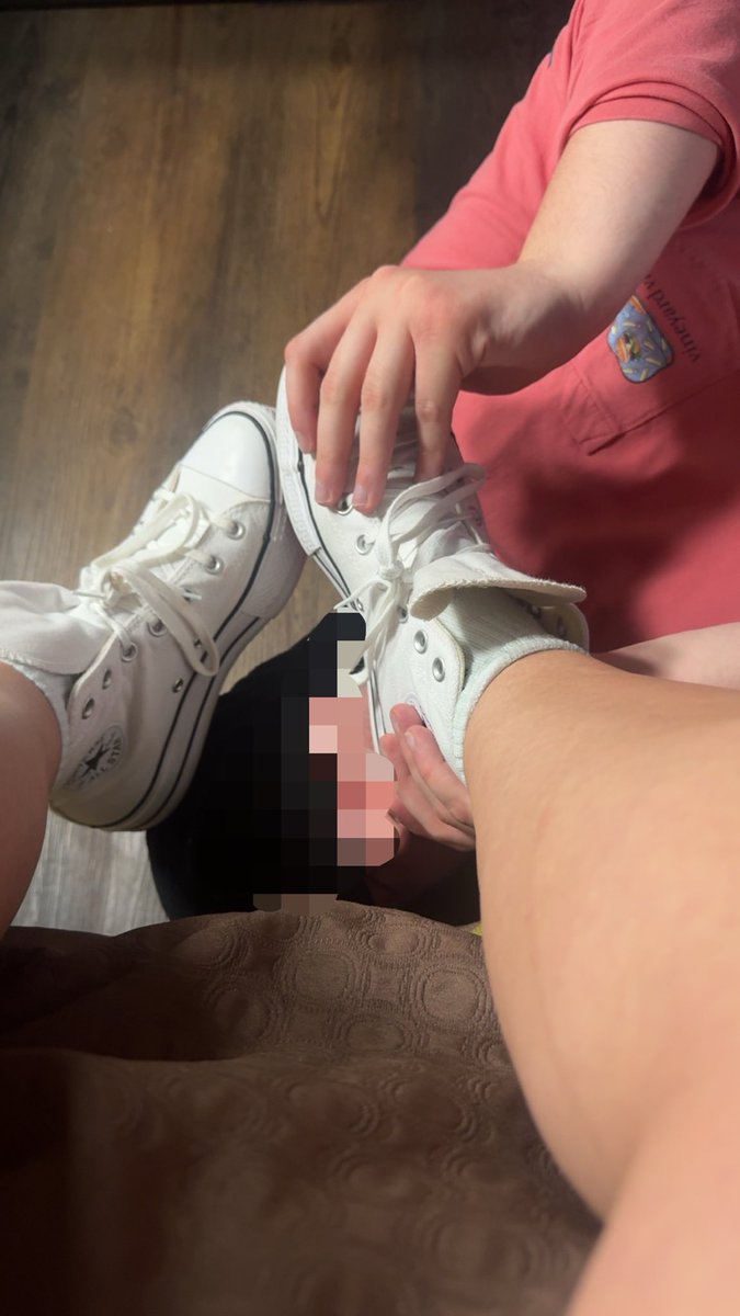 jakesabitch123's tweet photo. Look at this pathetic little bitch laying on his back… tongue out, licking My fresh white Converse completely clean while I relax 👟😈
He knows his place. Do you?
#Findom #ShoeLicking #SneakerWorship #Trample #HumanATM #PayPig https://t.co/6dm1QzI6WH