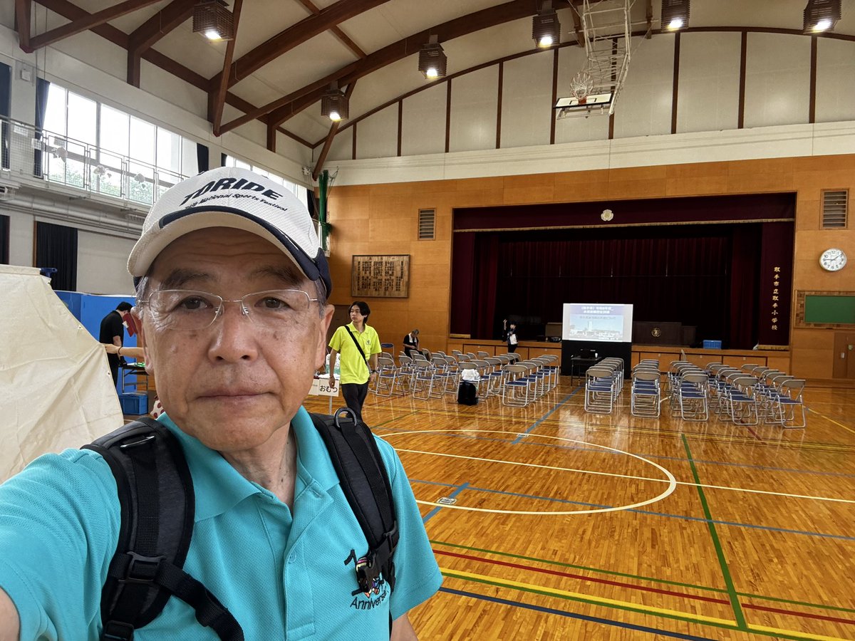 toride_kaz's tweet photo. 水害時避難想定訓練を実施しました。
午前9時に避難所を取手小学校に開設し取手、東、台宿、井野団地地区にお住まいのかた（取手小学校体育館(避難所)までの避難訓練をしました。
体育館もエアコンが完備されていて以前と比べて快適です。 https://t.co/FwB7CgetG4