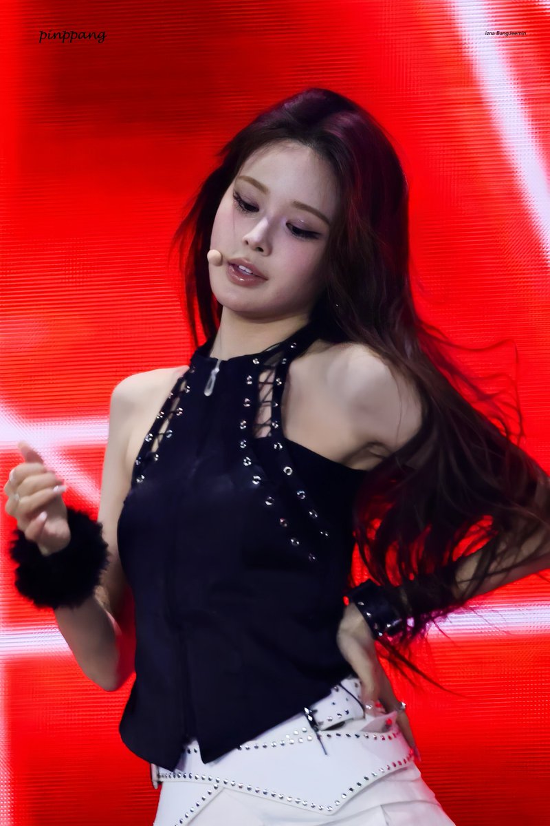 She's such a strong performer #izna #bangjeemin #방지민
