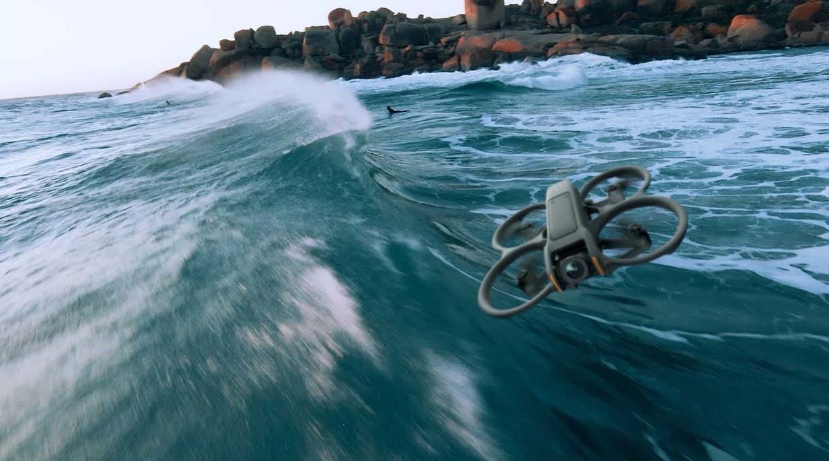 DronewatchNL's tweet photo. Kijken: ultieme dronecompilatie van filmmaker Sam Kolder https://t.co/iDTUt1CIDW https://t.co/n37Y4YGdzg