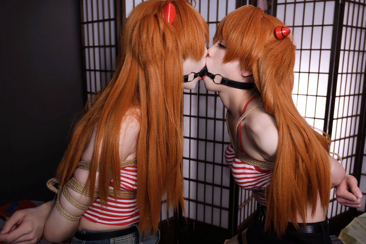 fuxuebi's tweet photo. 明日香的双人口球（1）
绳摄：badcat工作室
明日香：@YECHELye  @xuebijiang 
#紧缚 #绳艺 #明日香 https://t.co/zkKyrYnigY