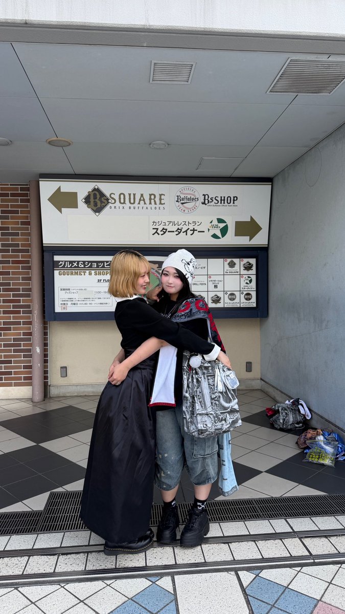 Yamu__53's tweet photo. はちゃさんにお会いできてめちゃくちゃかわいいリボンまで頂きました♡
@Eow_hacha https://t.co/yxxXoREYO5