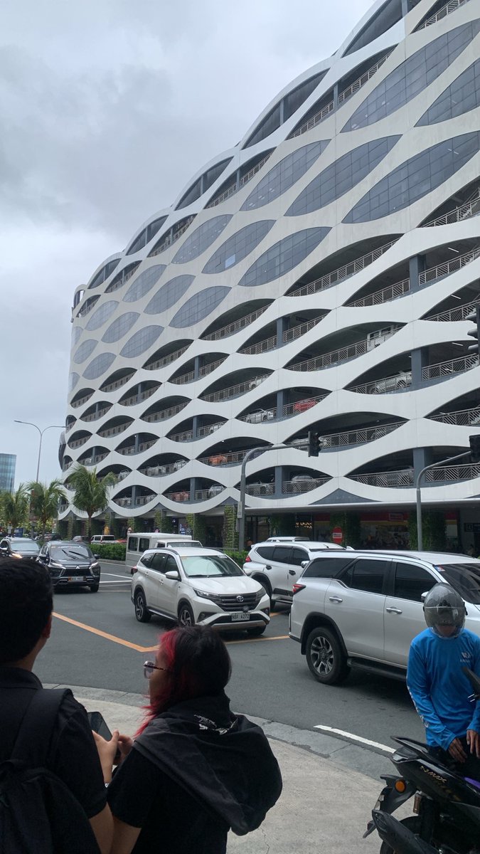 panapang_ph's tweet photo. kakarating ko lang im near strapping area for those who want :) https://t.co/ujiVAQJXSH