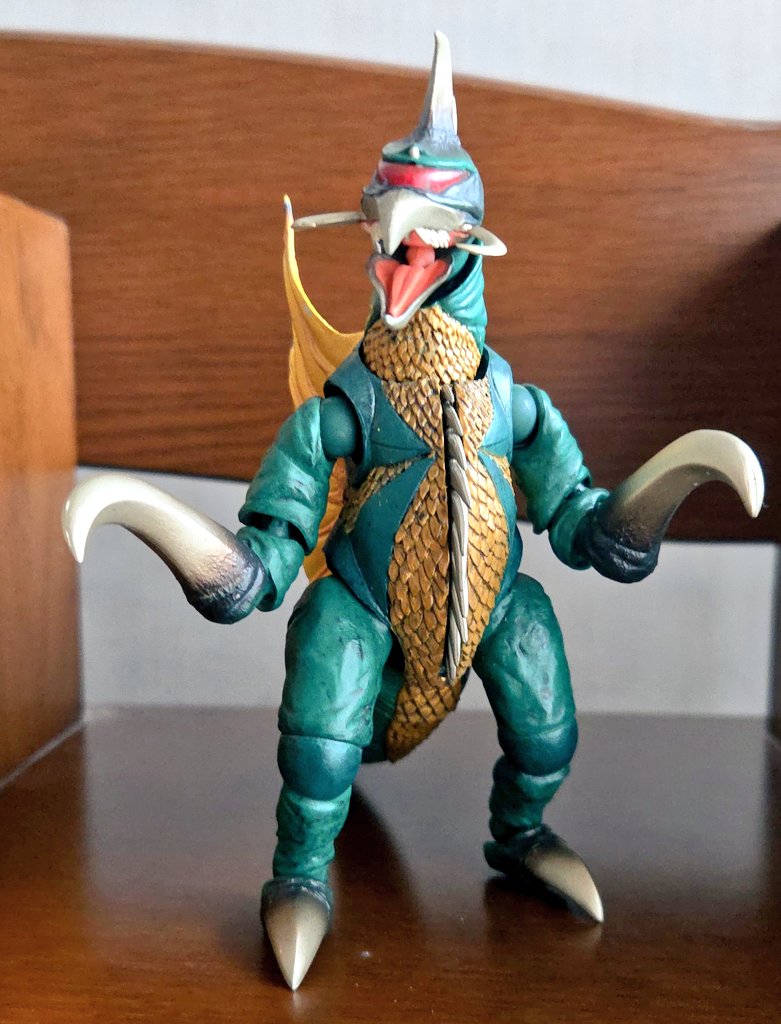 詳細不明フィギュア 過去の歴史に消えた怪獣フィギュアを発掘した