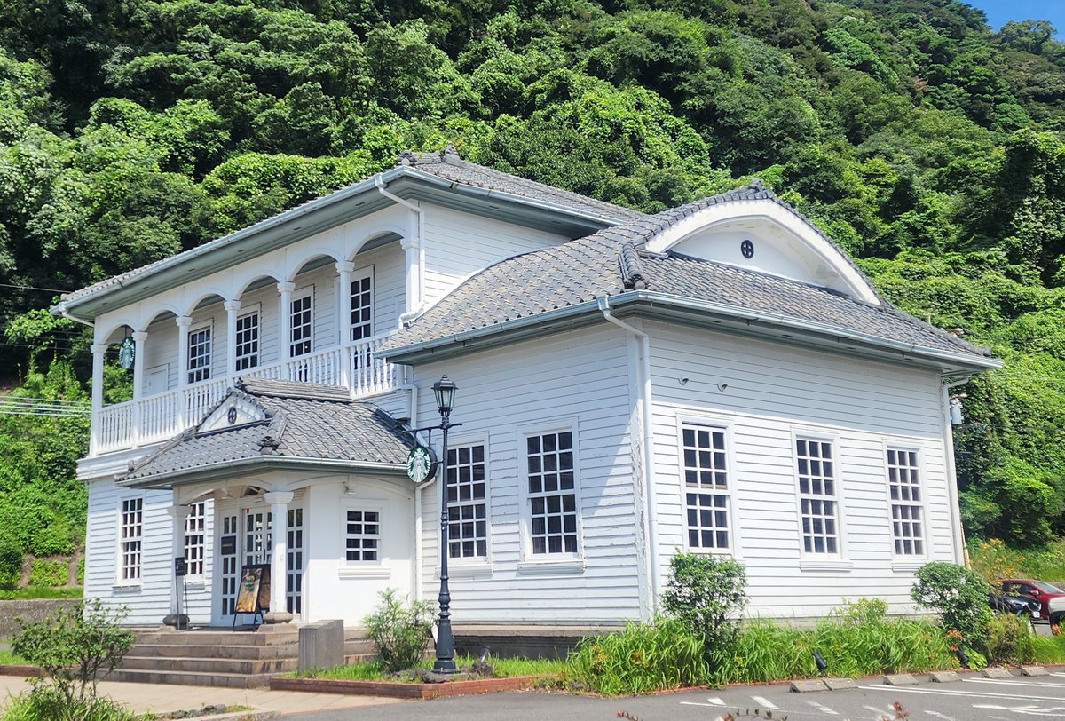 _madririmad_'s tweet photo. ステキなスタバ https://t.co/CSNoAgdEQW