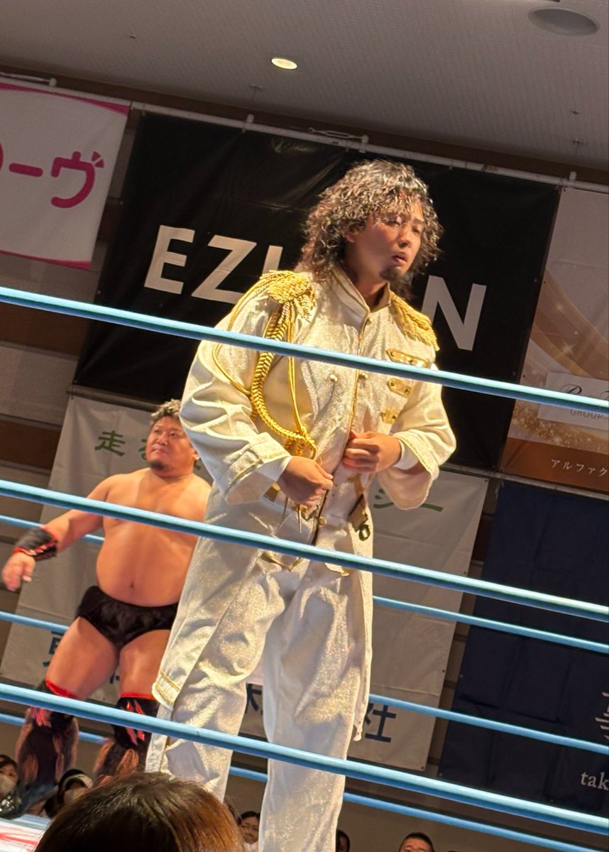 staff_eno's tweet photo. ギューー……

ッとしたほっくん ჱ̒⸝⸝•̀֊•́⸝⸝)ｲｲﾈ

 #ajpw
 #横浜 https://t.co/lEQvUYQ0XD