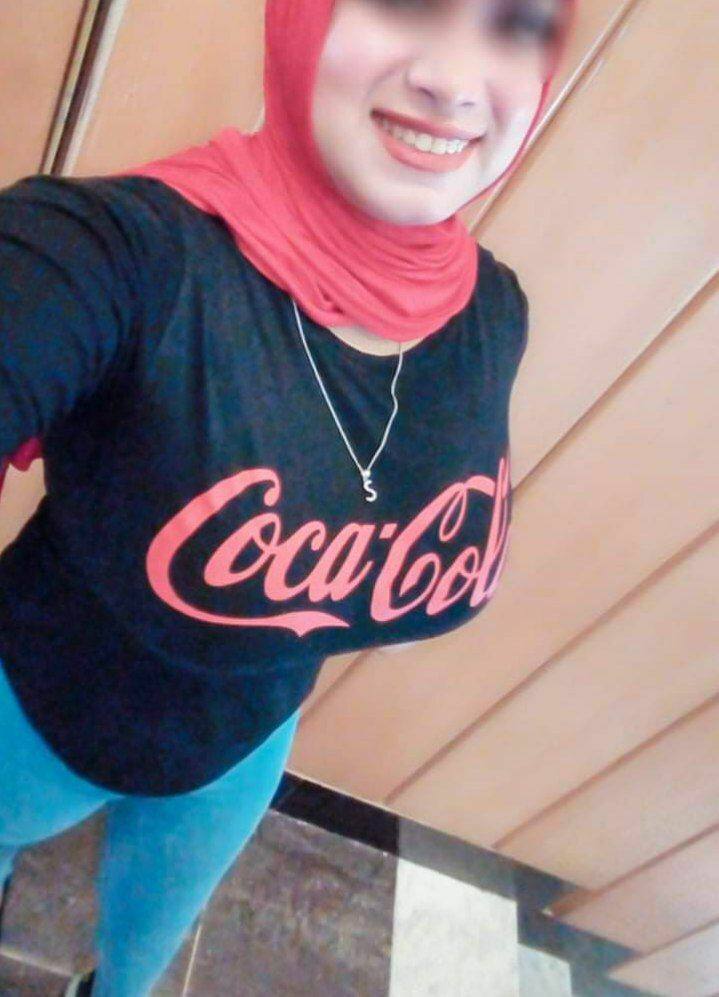 hatakly2's tweet photo. مستني ايه من واحده نازله تسمع من الشارع كله بيقولها عايز اشرب كوكا و اشرب من بزازك و تسمع و تشوف هيجان الناس علي بزازها و كل الكلام علي صدرها و هي بتهز فيهم ومستمتعه طبعا هي دي اختك
" قمه الشرمطه انك تبقي عامله محترمه و لبوه ف نفس الوقت " https://t.co/zT87PKJiaQ