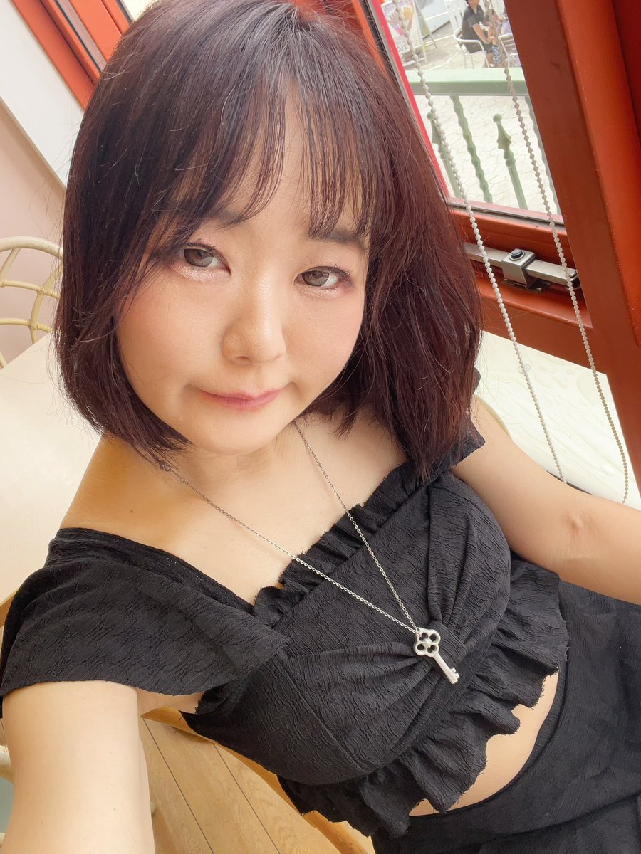 arisaANCHEIN's tweet photo. 無事初プール╰(*´︶`*)╯♡
黒の水着どうかな

水着やっぱりなくなって、急遽ポチった新しい水着🥹🪽✨💕🎊 https://t.co/M6LLOsrhjW