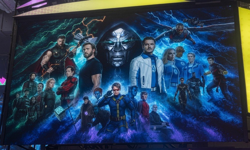 JamesMackwl's tweet photo. OMG, this is absolutely beautiful, Avengers, X-Men, Fantastic Four and Loki right there in the center beneath Doom in official Avengers Doomsday concept art. https://t.co/sCUsS4fysM