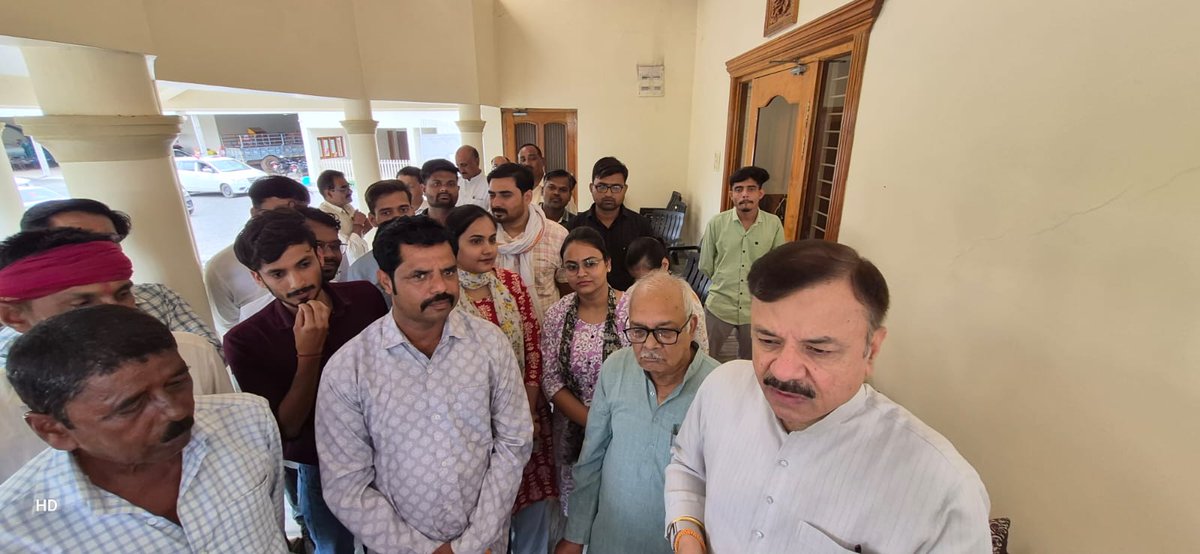udaypratapmp's tweet photo. आज ग्राम #लोलरी में निवास पर आगंतुक गणमान्य जनों से सौजन्य मुलाकात की। https://t.co/qOETvVq82l