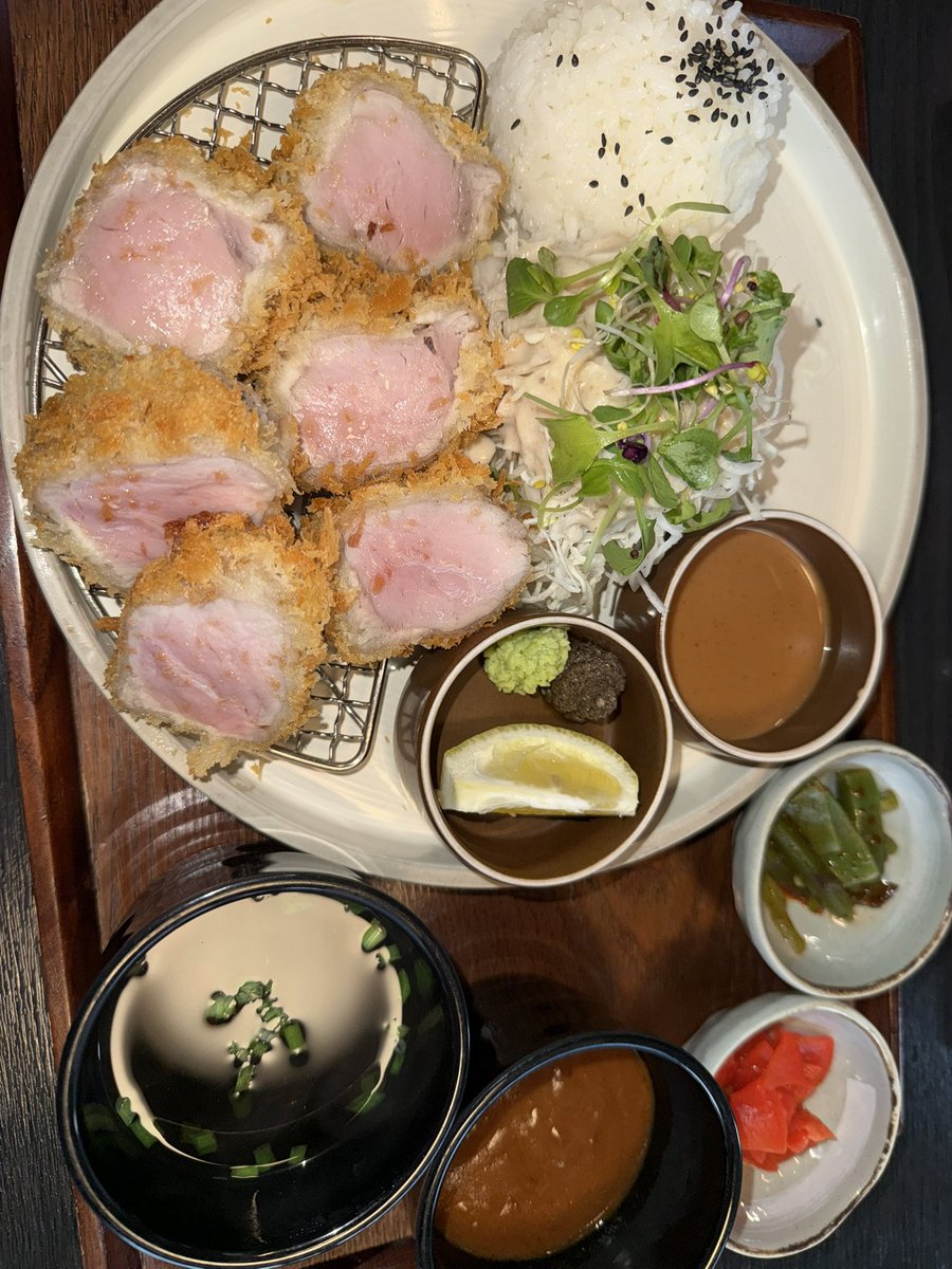 tomebobeating's tweet photo. 돈카츠 https://t.co/G2550ptohX