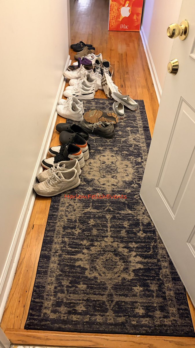 HarlemFetish's tweet photo. You just walked into the foot party. What do you do next?
#malefeet #nycfeet #nycgayfeet #gayfeetnyc #gayfeet #malefeetnyc #nycfootparty #footpartynyc https://t.co/SDf7WnzA5W